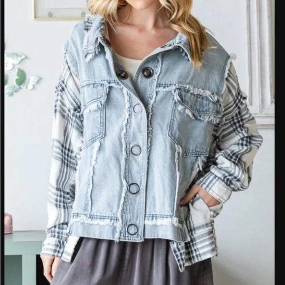 Oli & Hali NWT Blue/White Jean Jacket w oversized snap buttons and plaid sleeves - Picture 2 of 16
